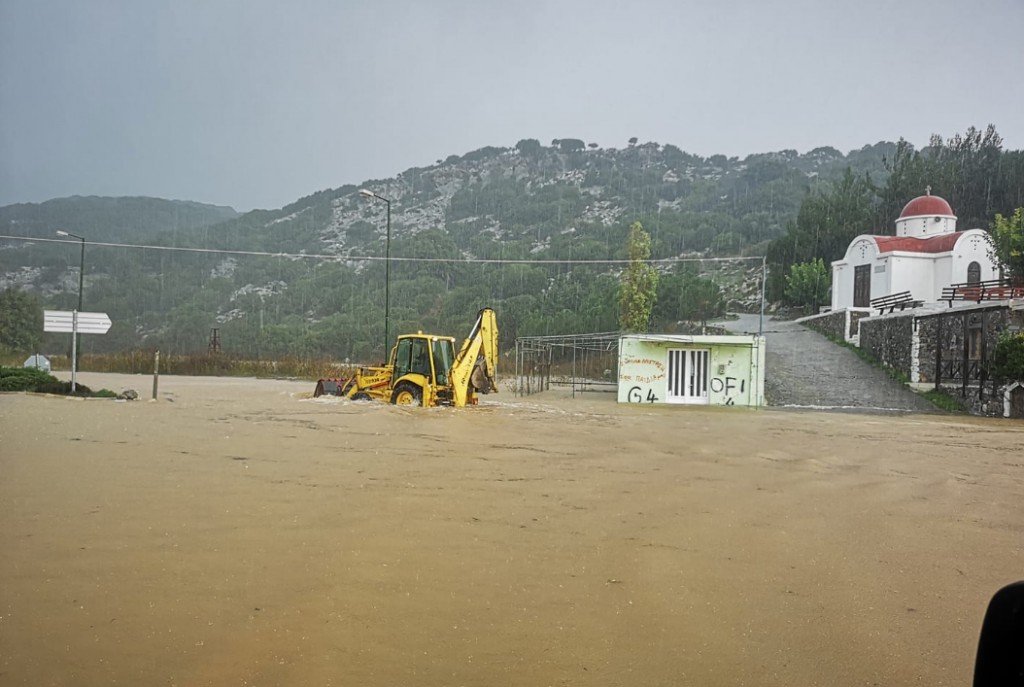 Κρήτη : Πλημμύρες και εγκλωβισμένοι στο Οροπέδιο Λασιθίου