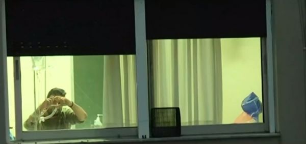 Κοροναϊός : Νικητής ο 42χρονος που συγκίνησε στο ΑΧΕΠΑ – Το «ευχαριστώ» στο υγειονομικό προσωπικό