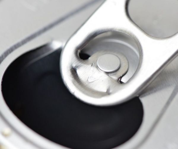 Τι κινδύνους κρύβουν τα αναψυκτικά και οι κονσέρβες αν δεν καθαριστούν ;