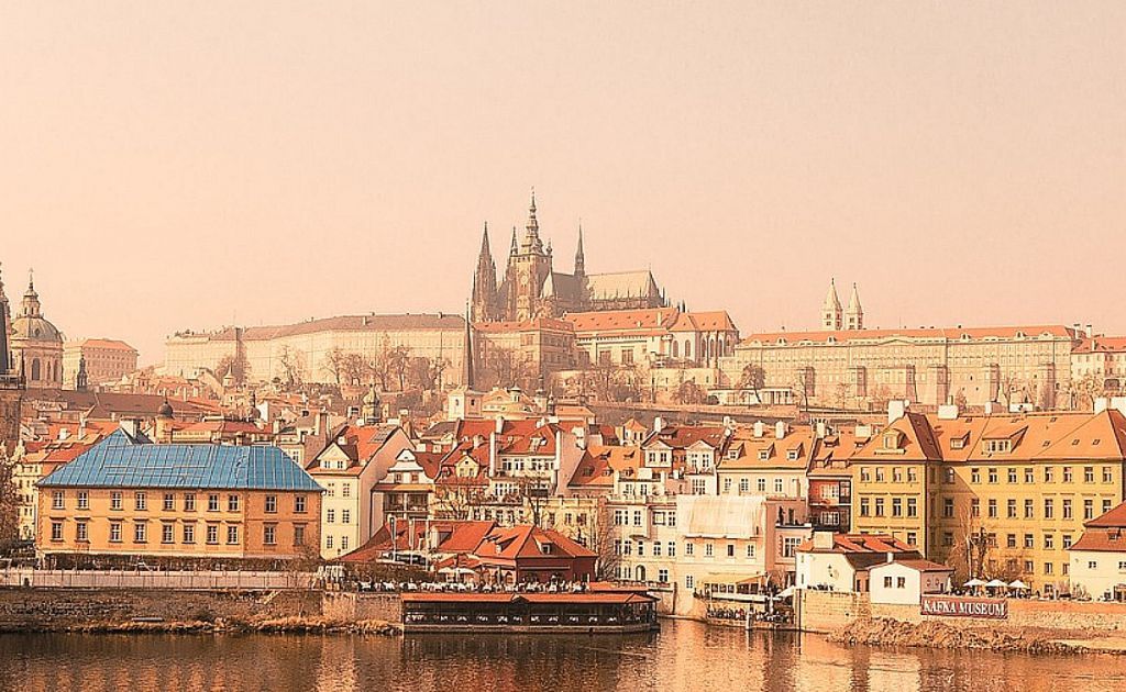 Πράγα : Μια πόλη – μηχανή του χρόνου που εντυπωσιάζει κάθε επισκέπτη της