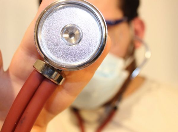 Πώς συνδέεται η COVID-19 με αλλοιώσεις στην καρδιά ;