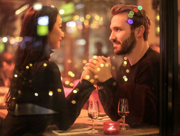 Ζώδια : Αυτοί είναι οι πιο «άκυροι» σύντροφοι που θα έχουν