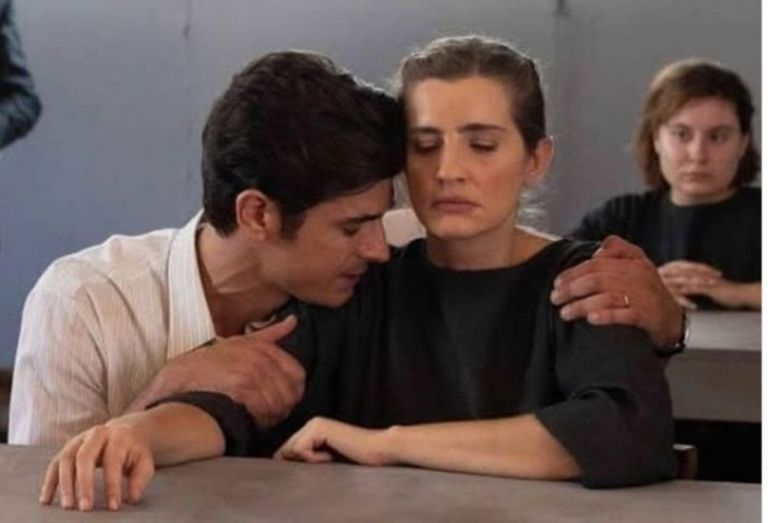 Άγριες Μέλισσες : Η Ελένη έρχεται αντιμέτωπη με νέους εχθρούς