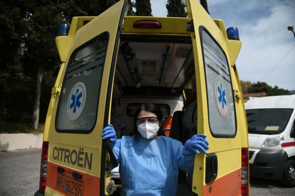 Κοροναϊός : Κρούσματα σε γηροκομείο του Πειραιά – Θετικοί ηλικιωμένοι και εργαζόμενοι