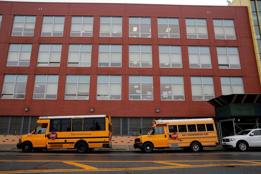 Κοροναϊός : Κλείνουν τα δημόσια σχολεία της Νέας Υόρκης καθώς τα κρούσματα αυξάνονται