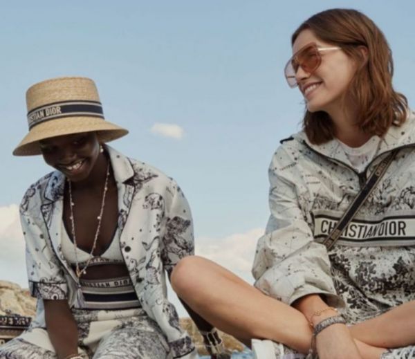 Dior Chez Moi : Ντύστε την καραντίνα σας με loungewear ρούχα Dior