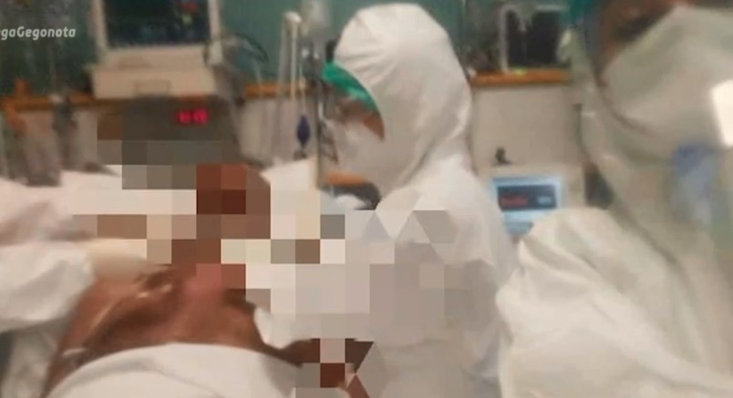 Κοροναϊός : Χαμόγελα νίκης στο νοσοκομείο «Γεννηματάς» - 50χρονος βγήκε νικητής από τη «μάχη»