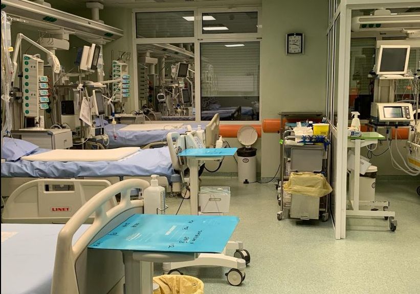 Κοροναϊός : Συγκλονίζει το μήνυμα γιατρού στο Παπανικολάου – Μέσα σε 14 ώρες σχεδόν γέμισε η ΜΕΘ