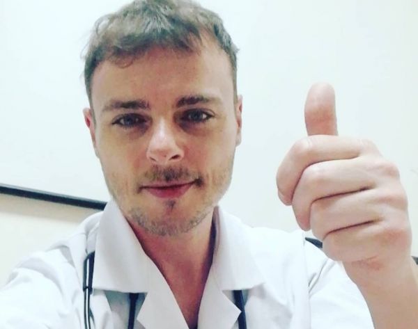 Νίκος Μίχας : Τι απαντά για το σάλο με τις δηλώσεις του για το εμβόλιο