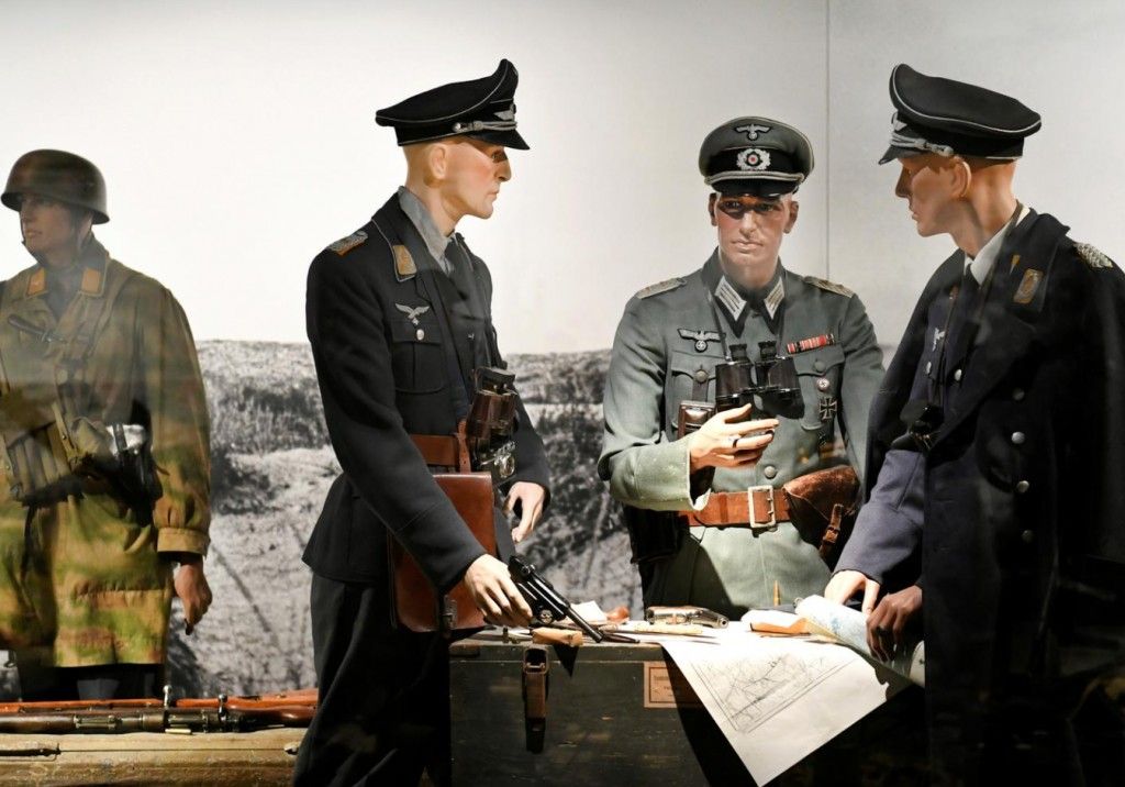 Ναζιστικά αντικείμενα γίνονται «καπνός» από μουσεία