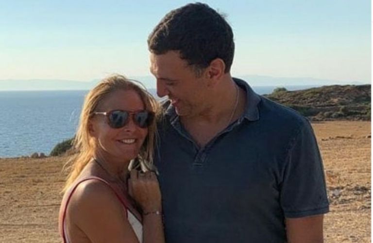 Τζένη Μπαλατσινού : Η ξεχωριστή τούρτα γενεθλίων και τα δώρα που πήρε