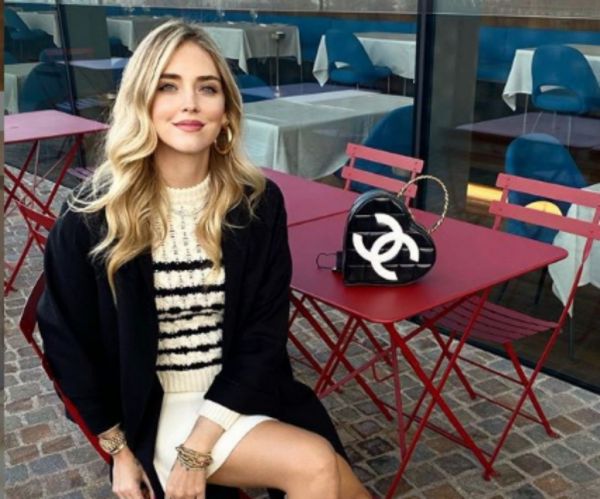 Κιάρα Φεράνι : Η «πικάντικη » φωτογραφία της στον 5ο μήνα της εγκυμοσύνης της