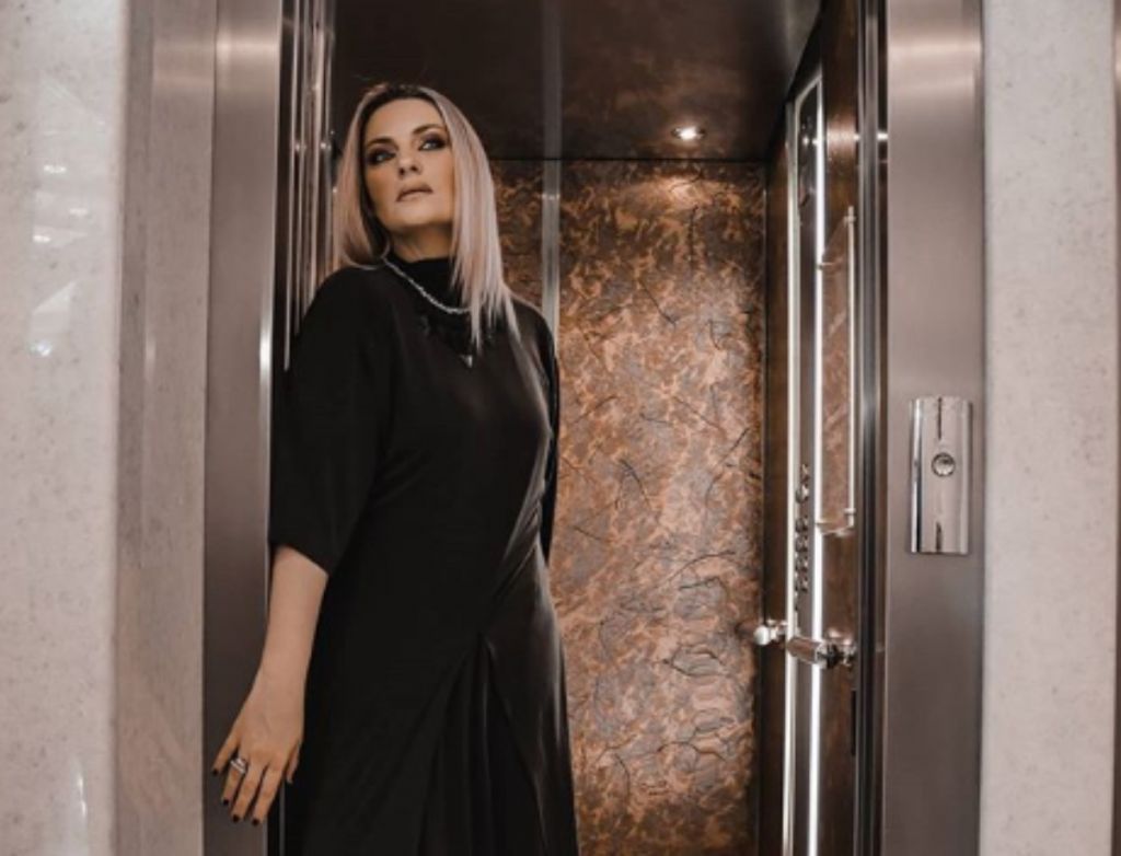 Ελισάβετ Μουτάφη :  «Είναι άγριο για την ψυχολογία του ανθρώπου να νοσεί από κοροναϊό»