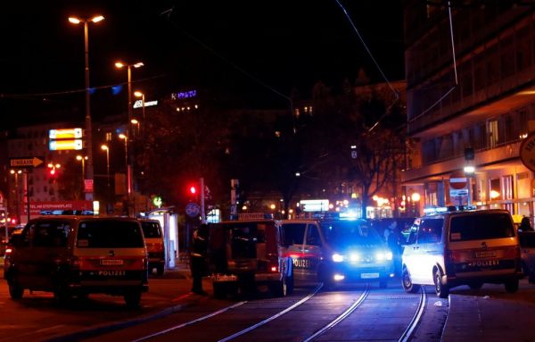 Βιέννη : Πυροβολισμοί κοντά σε συναγωγή – Συγκλονιστικά βίντεο