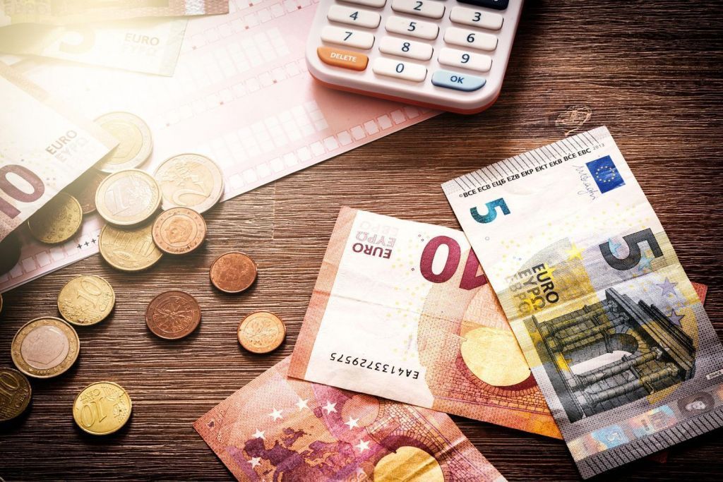 Επιστρεπτέα προκαταβολή : Ποιοι κλάδοι μοιράστηκαν τα 5,1 δισ. ευρώ