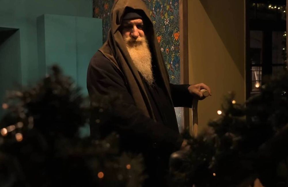 Συγκινεί ο… άστεγος Αϊ Βασίλης στην «Κοινωνία Ώρα MEGA»