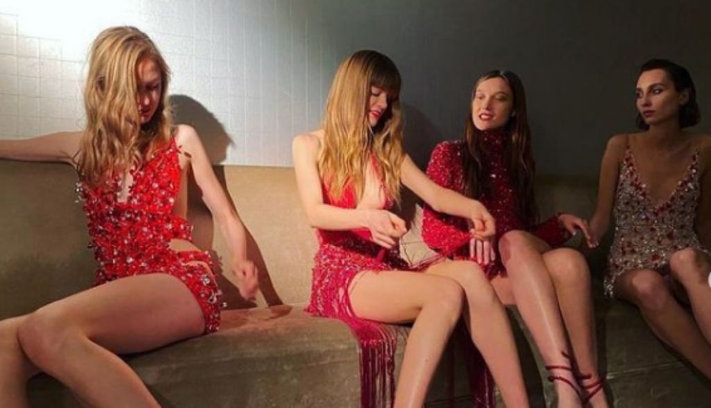 Οι πιο glam επιλογές ρούχων από την συλλογή 5226 για το ρεβεγιόν των Χριστουγέννων