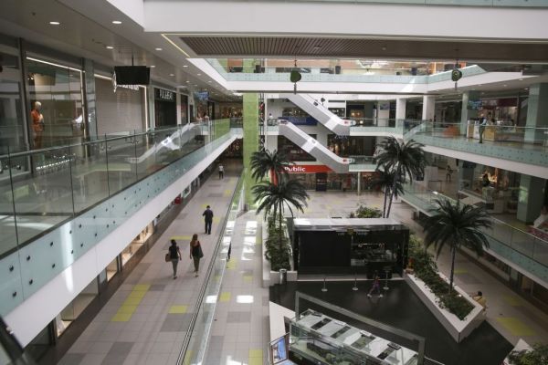 Click away : Ανοίγουν και τα εμπορικά κέντρα υπό προϋποθέσεις