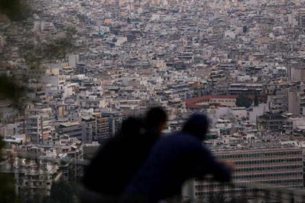 Κοροναϊός : Τι προβλέπει το εργαστήριο νανοτεχνολογίας του ΑΠΘ για την εξέλιξη της πανδημίας