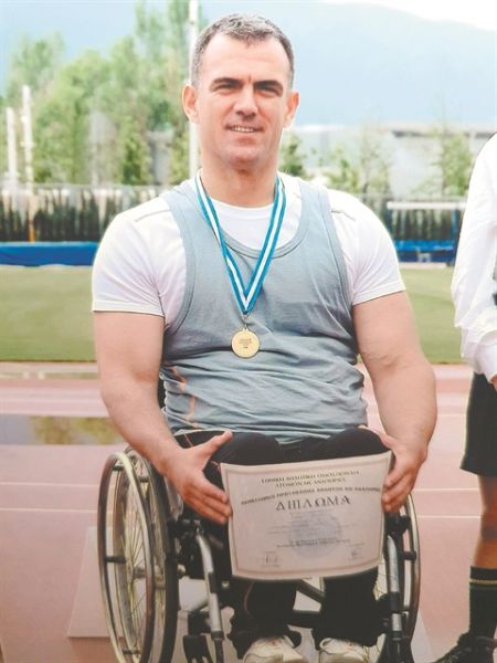 Θανάσης Τσιβίλης : «Η αναπηρία με έβαλε σε έναν δρόμο γνώσης»