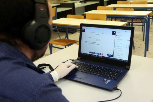 Τηλεκπαίδευση : Voucher 200 ευρώ σε 560.000 νέους για τεχνολογικό εξοπλισμό – Οι δικαιούχοι