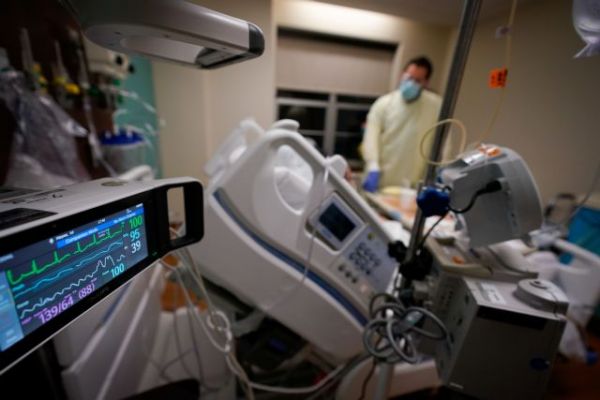 Εμβόλιο κοροναϊού : Άνθρωποι της «πρώτης γραμμής» μιλούν στο MEGA