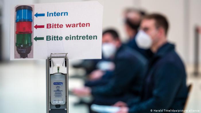 Spiegel : Το δράμα με τα εμβόλια