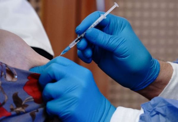 Κοροναϊός : Πόσο καιρό προστατεύεται άτομο που έχει νοσήσει – Τι δείχνει νέα μελέτη