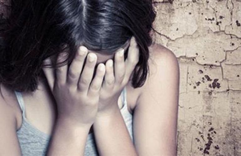 Κρήτη: Καταγγελία 18χρονης για σεξουαλική επίθεση από 59χρονο φωτογράφο