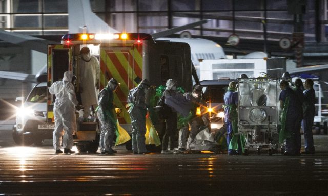 Εμβόλιο κοροναϊού : Επιχείρηση «Πανάκεια» στη Βρετανία – Μετατρέπουν γήπεδα σε κέντρα εμβολιασμού