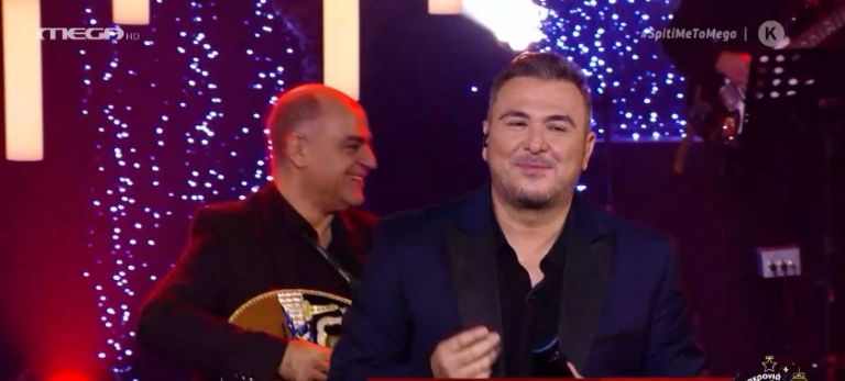 Ο Μανώλης Καραντίνης, το «καλύτερο μπουζούκι της Ελλάδας» στο «Εκατό φόρες κομμάτια»