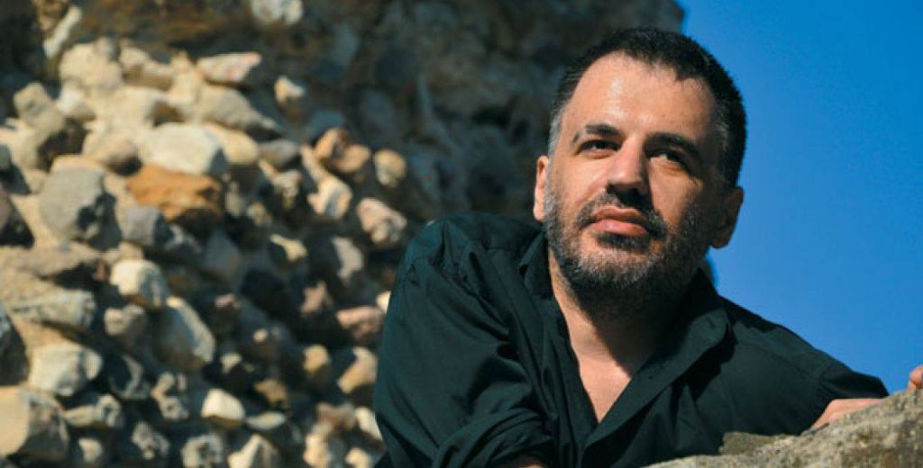 Φώτη Θαλασσινέ, είσαι ο περιπλανώμενος συγγραφέας των gay ερώτων