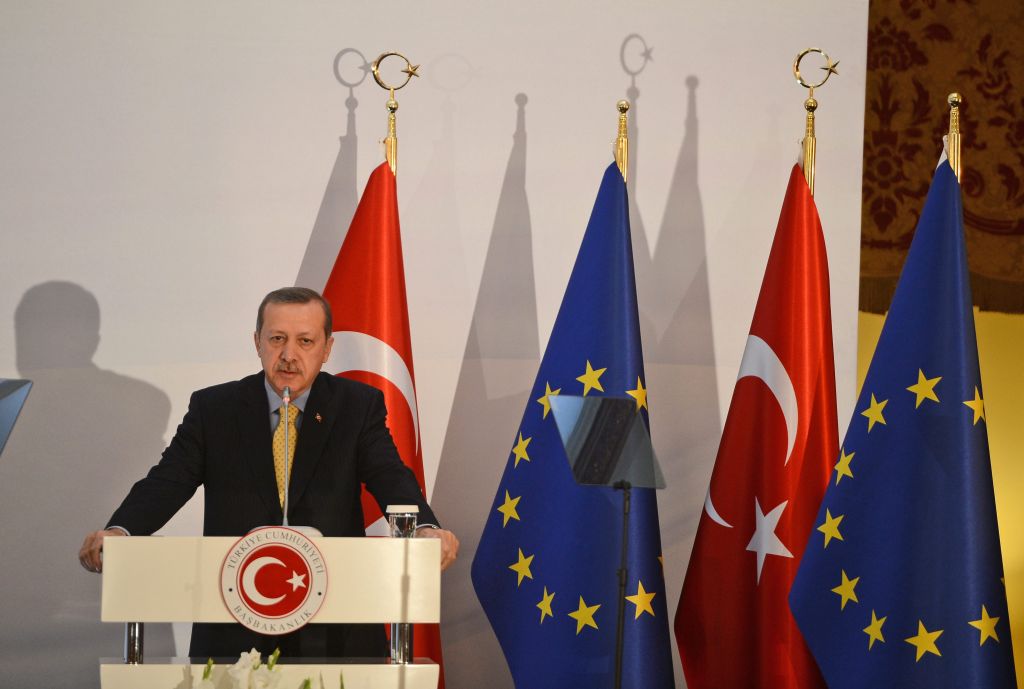 Τουρκία : Οι αμερικανικές κυρώσεις έκοψαν τα φτερά του Ερντογάν -  Το διπλό «πρόσωπο» προς την ΕΕ