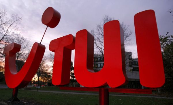 TUI : Ετήσιες ζημιές 3,2 δισ. ευρώ λόγω πανδημίας