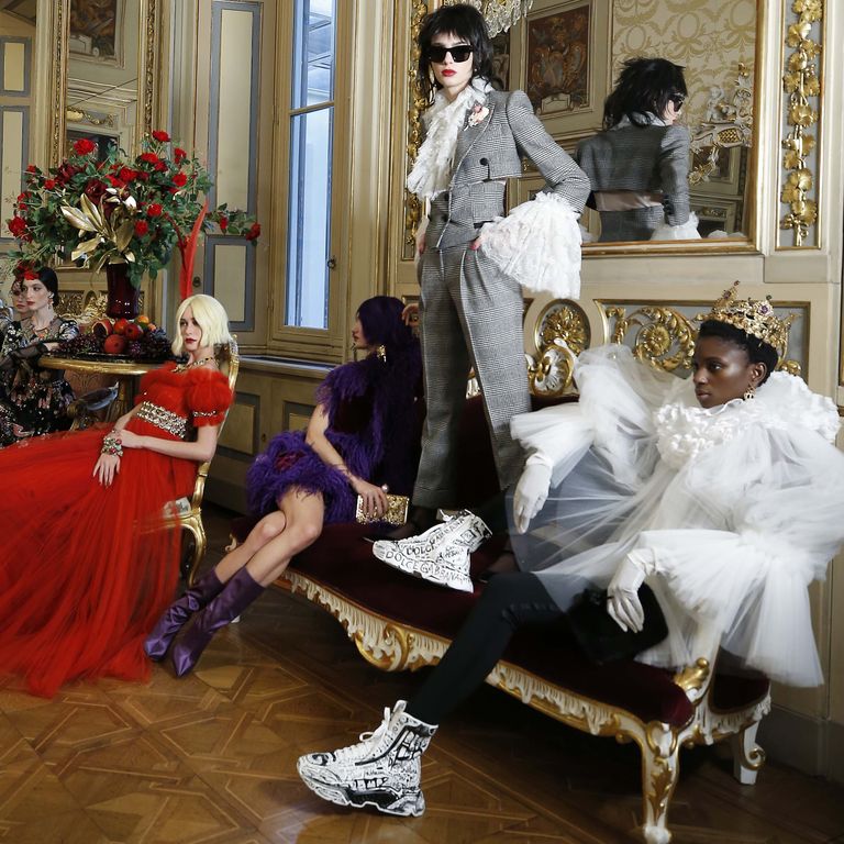 Η νέα συλλογή των Dolce e Gabbana μας προσκαλεί σε ένα παραμυθένιο πάρτυ