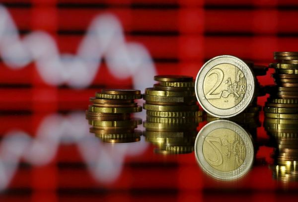 Η ύφεση στην Ευρωζώνη είναι «προ των πυλών»