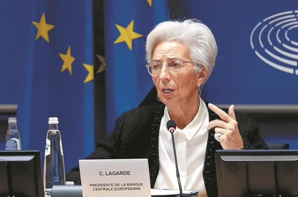 ΕΚΤ : Ενισχύει με €500 δισ. το εμβόλιο της ρευστότητας