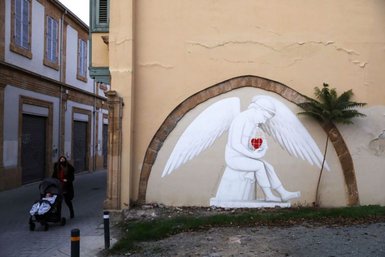 Κύπρος : Σε συναγερμό οι υγειονομικές αρχές της χώρας – Ενας θάνατος και 751 νέα κρούσματα κοροναϊού