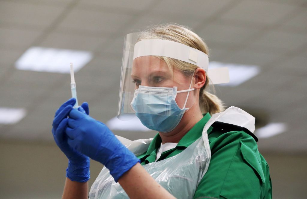 Εμβόλιο κοροναϊού : Κυβερνοκατάσκοποι έβαλαν στο στόχαστρο την «ψυχρή αλυσίδα»