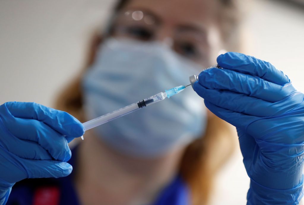 Κοροναϊός : Πώς θα κλείνουμε ραντεβού για να κάνουμε το εμβόλιο - Η πρόκληση του μαζικού εμβολιασμού