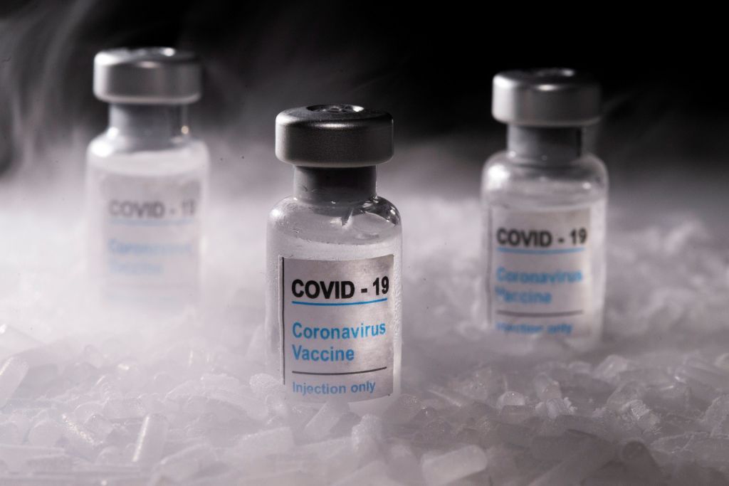 Κοροναϊός : Και δεύτερο εμβόλιο εγκρίνουν την Παρασκευή οι ΗΠΑ