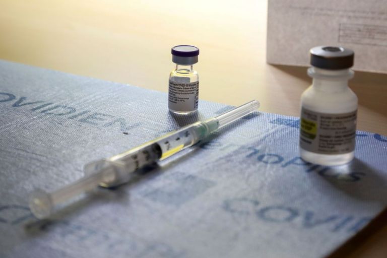 «Επιχείρηση Ελευθερία» : Πώς θα γίνει ο εμβολιασμός για τον κοροναϊό – Πότε ξεκινά στην Ελλάδα