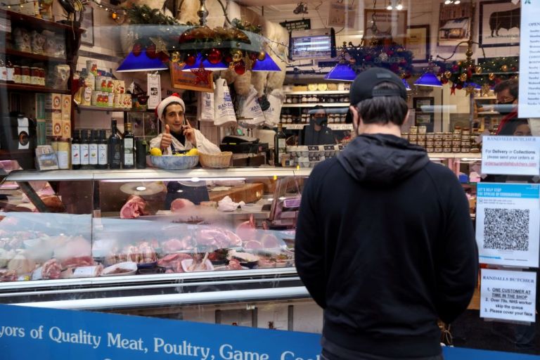 Βρετανία : Υπάρχει αφθονία τροφίμων στη χώρα, δηλώνει η υπουργός Εσωτερικών