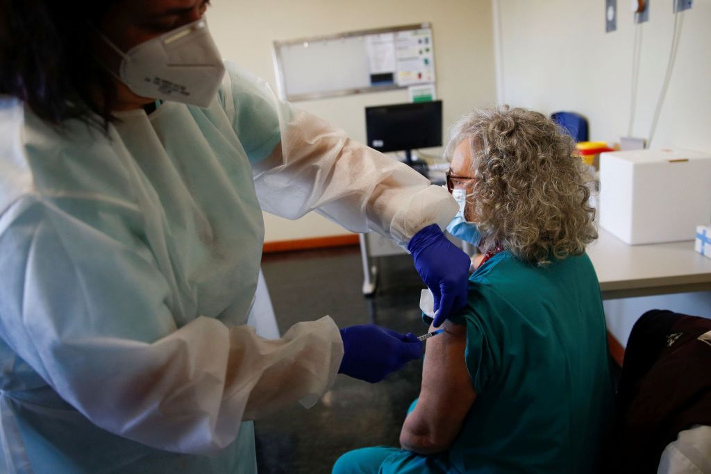 Κοροναϊός : Η Ευρώπη θωρακίζεται - Οι εμβολιασμοί φέρνουν πιο κοντά το τέλος της πανδημίας