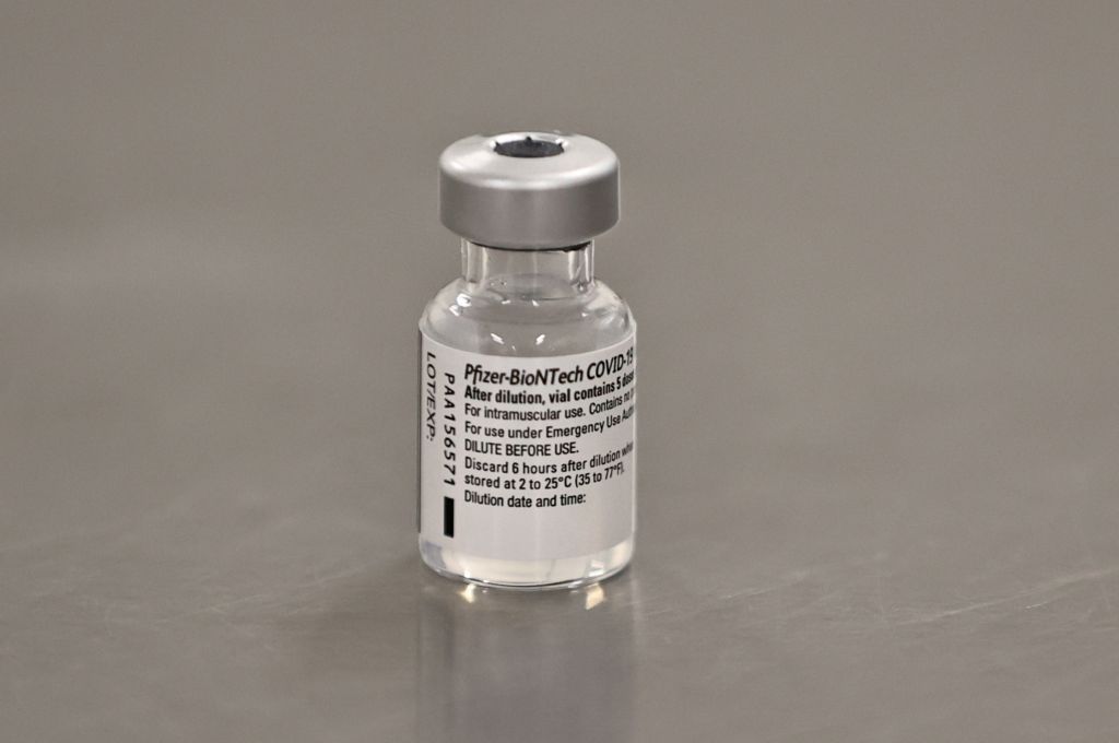 Εμβόλιο Pfizer : Μόνο με απόφαση του ΕΜΑ θα αυξηθούν οι δόσεις ανά φιαλίδιο