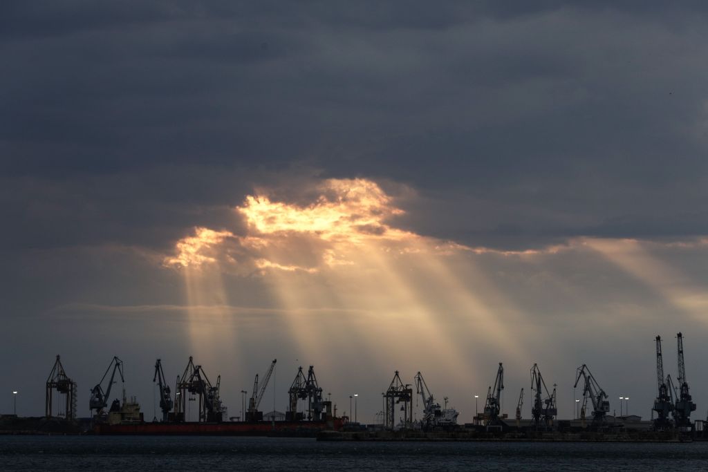 Kαιρός : Βροχές και καταιγίδες – Πού θα χιονίσει