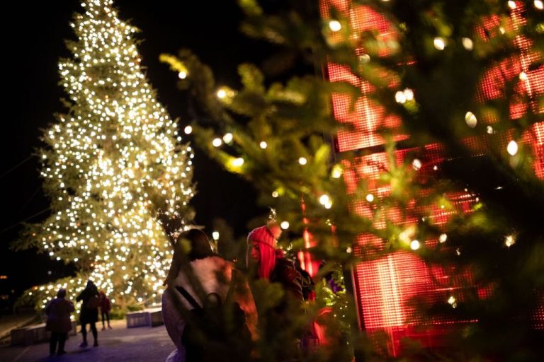 Κοροναϊός : Τι συμβουλεύουν οι ειδικοί για τις ημέρες των εορτών – Τι θα πρέπει να αποφύγουμε