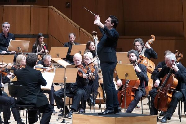 Χριστούγεννα στο Μέγαρο: Μπαχ ζωντανά από το Αμβούργο – Μπαρόκ από την Καμεράτα