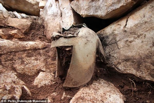 Κράνος αρχαίου Έλληνα πολεμιστή βρέθηκε σε ανασκαφή στην Κροατία