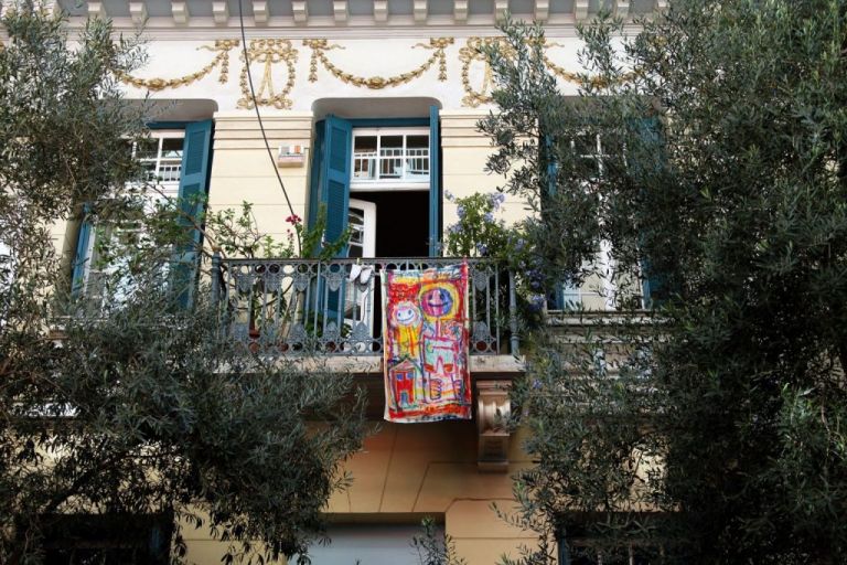 Αθηναϊκές μπουγάδες έγιναν ένα συναρπαστικό art project